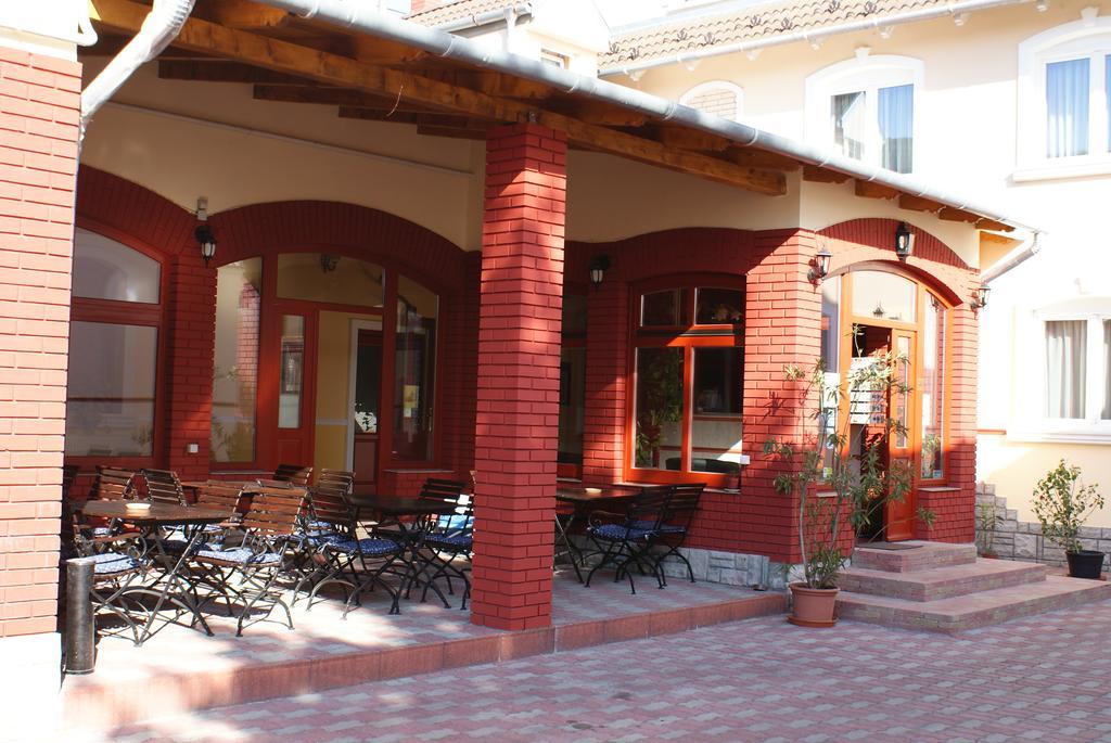 Отель Palota City